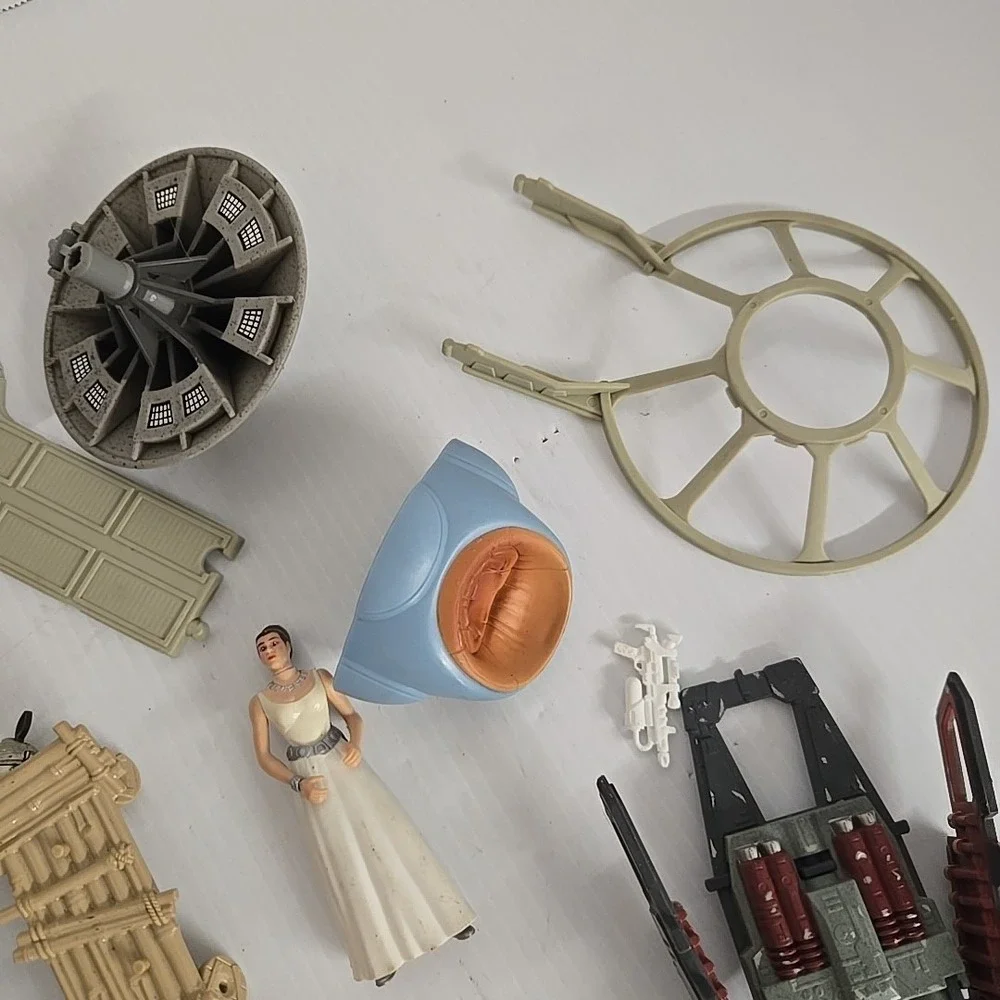 Star Wars Figures Weapons Pieces And Toys‎ From Other Lines